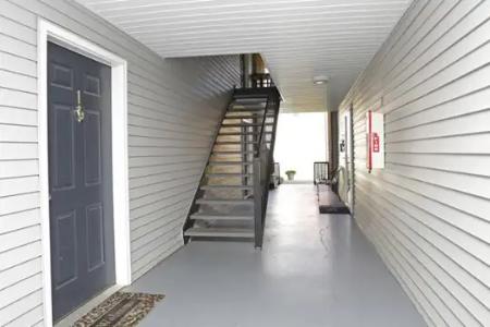 The Importance of Soft Washing Apartment Breezeways: Central GA Soft Wash