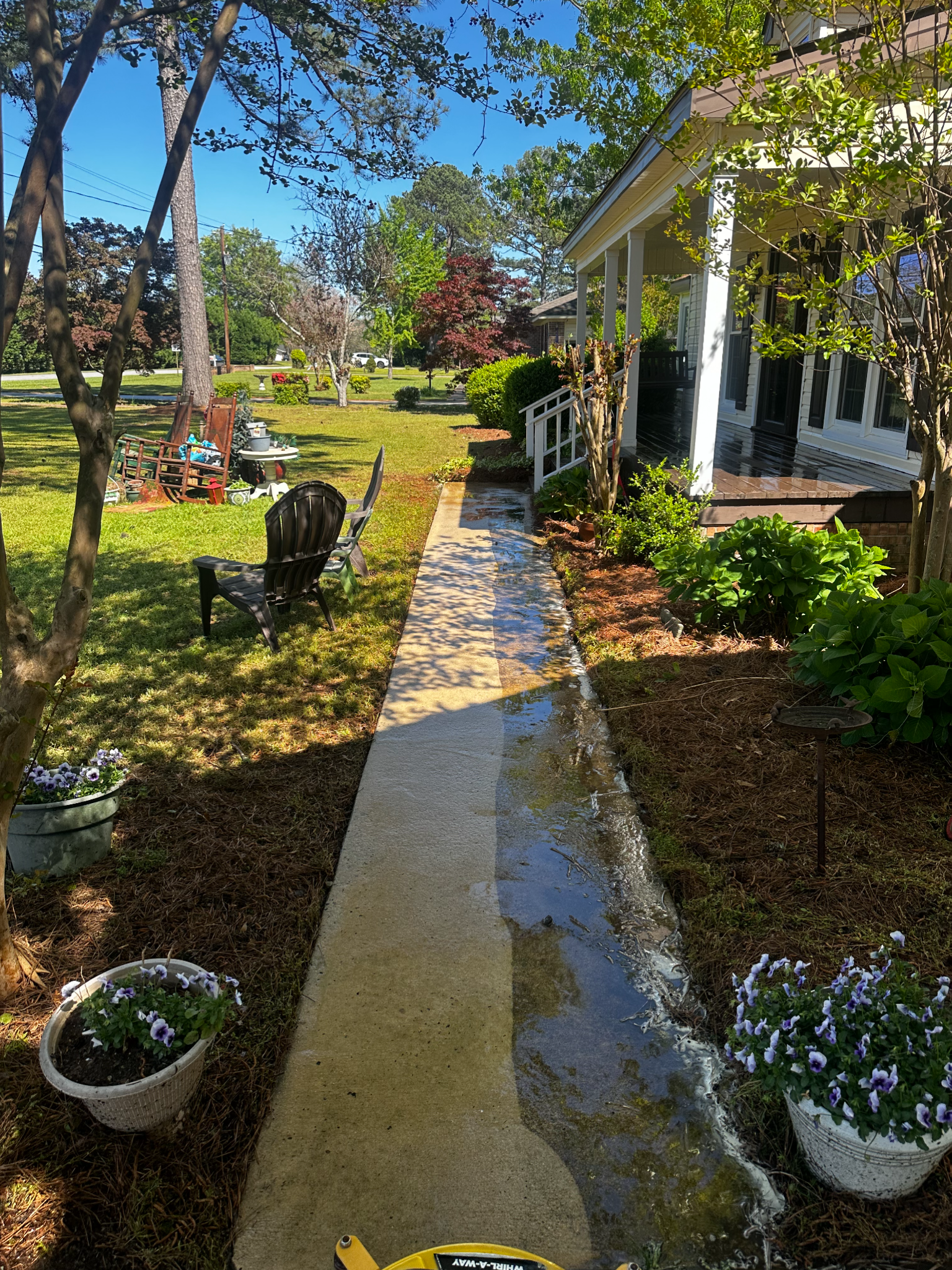 Amazing Driveway cleaning in Warner Robins, Ga by Central Ga Soft Wash 