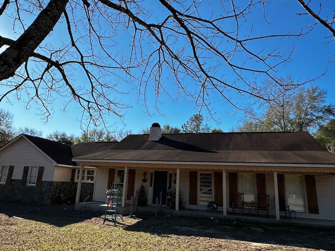 DIRTY DIRTY ROOF  IN PERRY GA. 